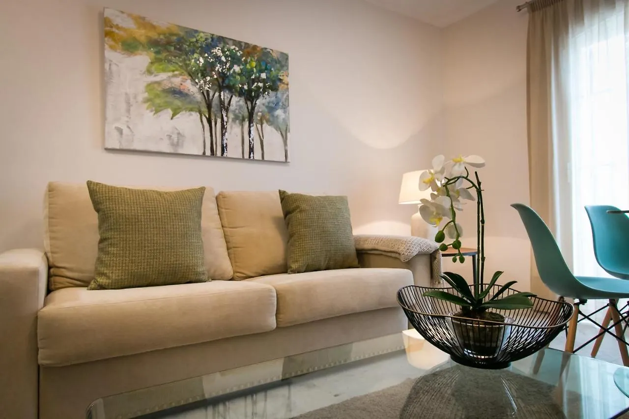 Holidays2Malaga Pena Parking & French Balcony & Smart Tv