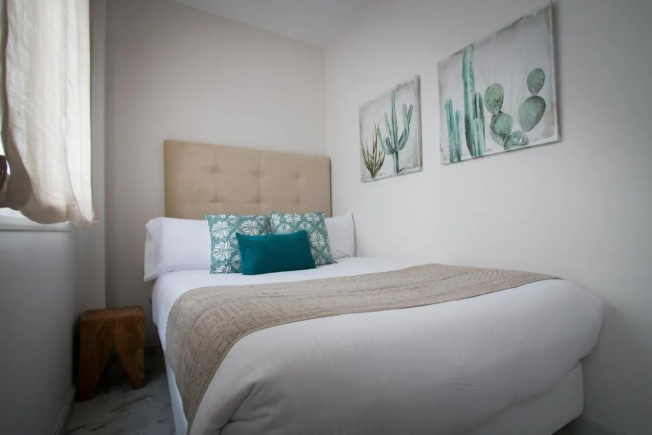 Holidays2Malaga Pena Parking & French Balcony & Smart Tv Apartment